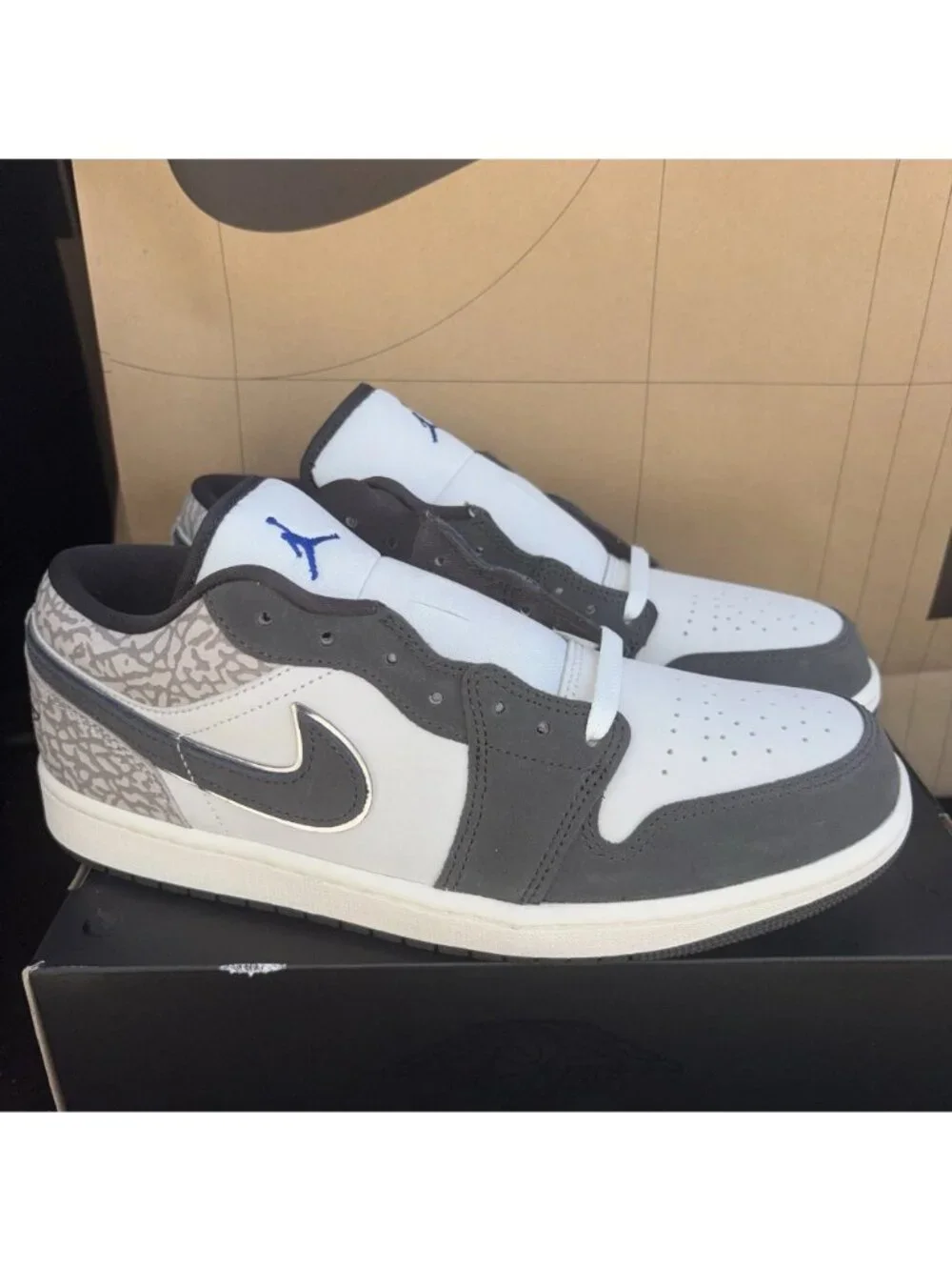 NEW Nike Air Jordan 1 Low SE V2 Silver Elephant IU2268-100 Men's Size 12.5